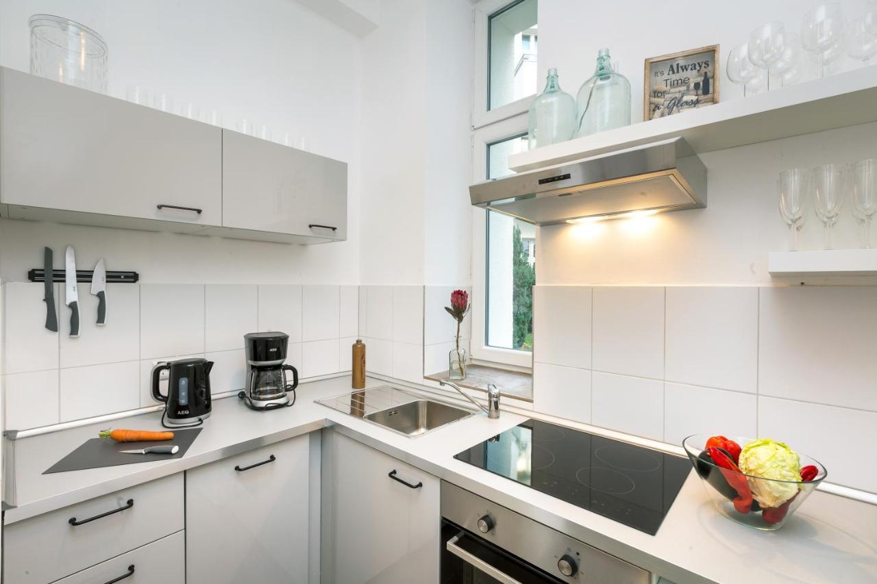 Newton-Appartement Mit 3 Schlafzimmern Берлин Экстерьер фото